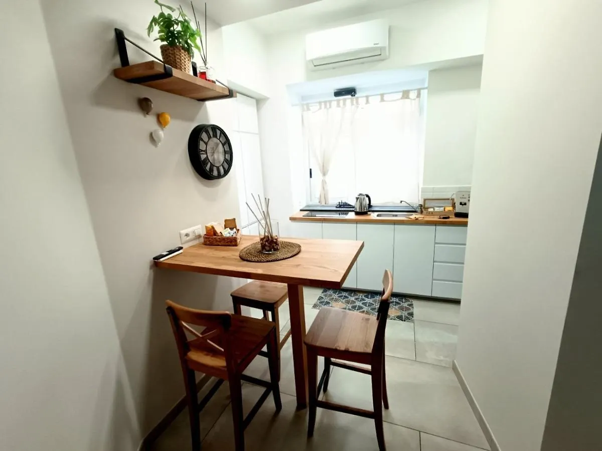L'Angolo Del Bosco Apartment Naples 0*,  Italy